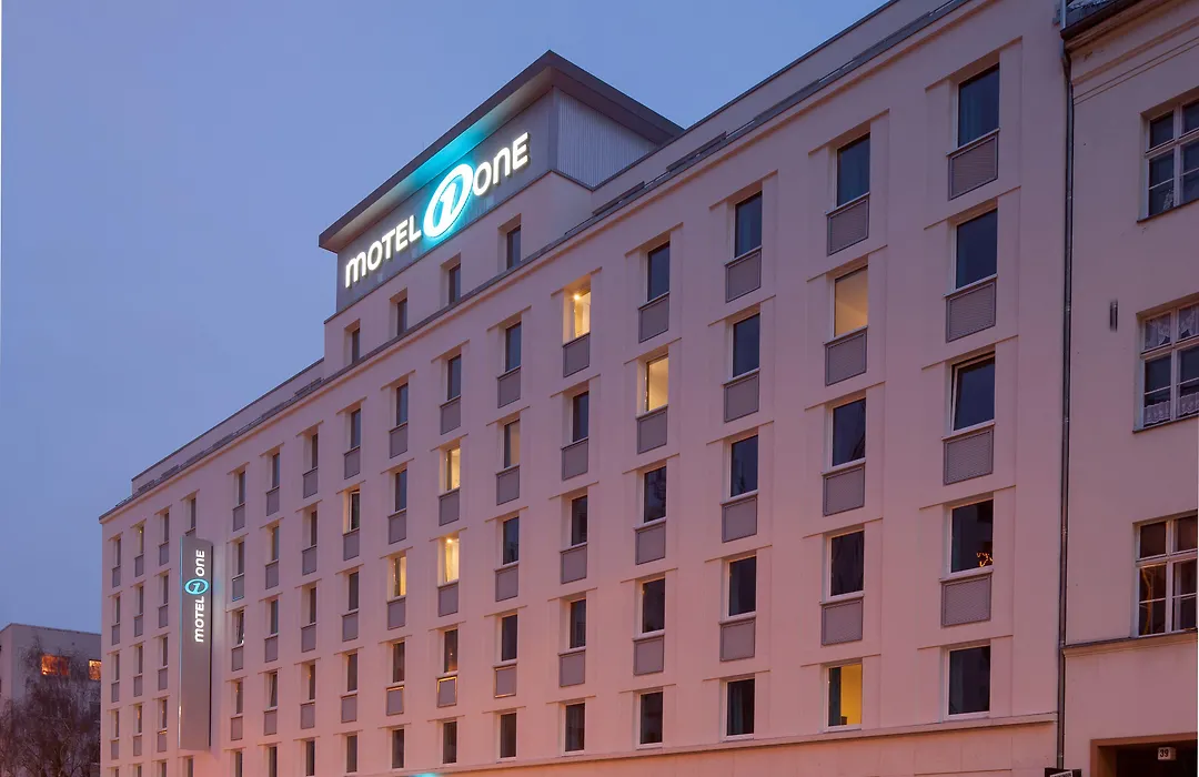 Motel One Berlin Mitte-1