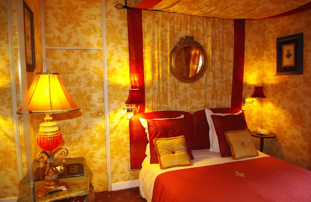 Hotel Le Saint Laurent-1