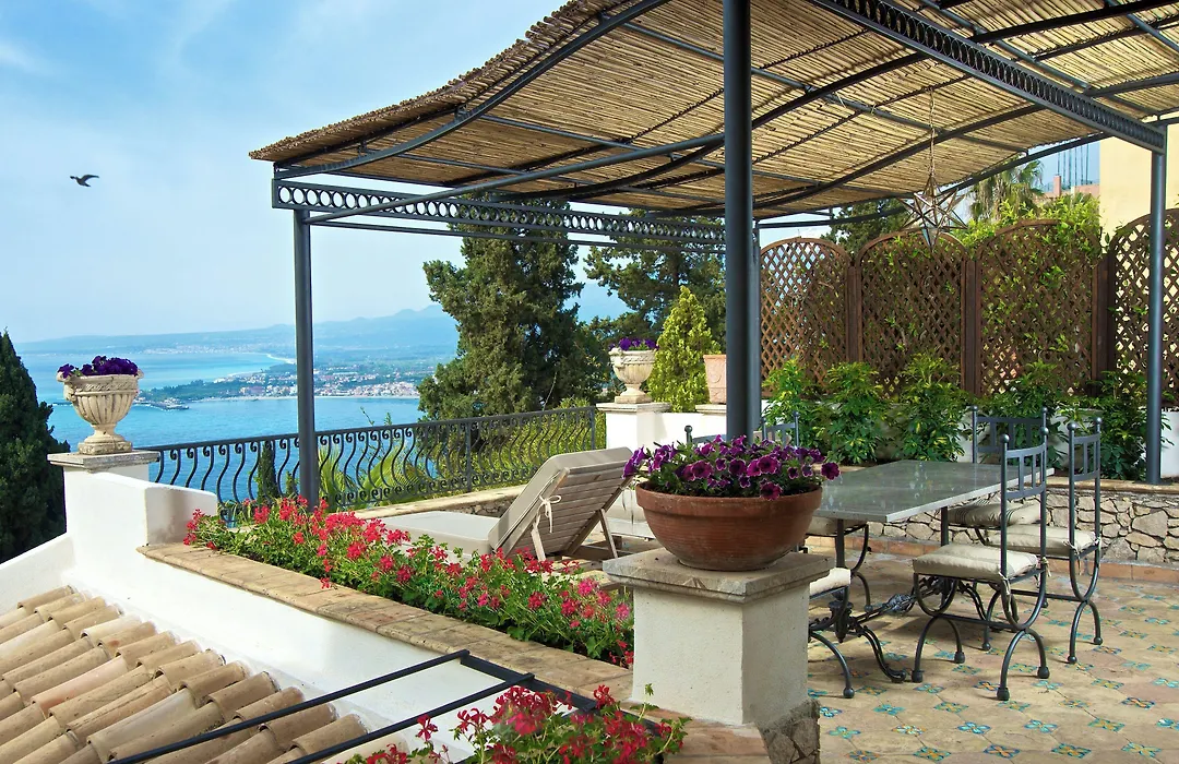 Hotel Villa Carlotta-1