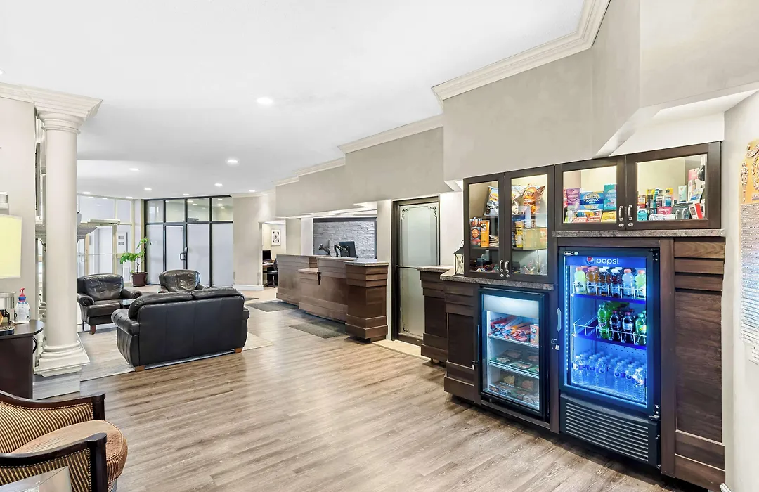 Best Western Plus Mariposa Inn & Conference Centre-1