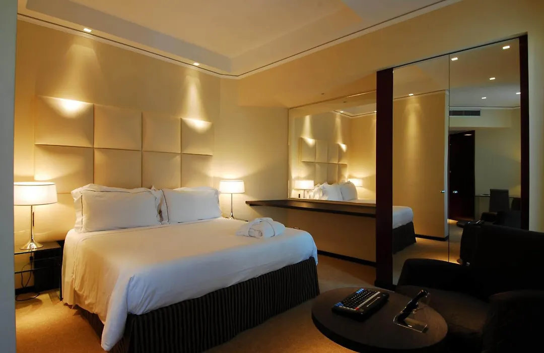 Cosmopolitan Hotel-1