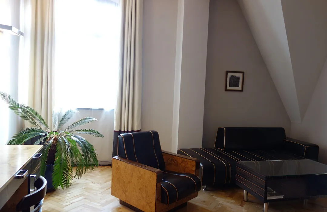 Hotel Monopol-1