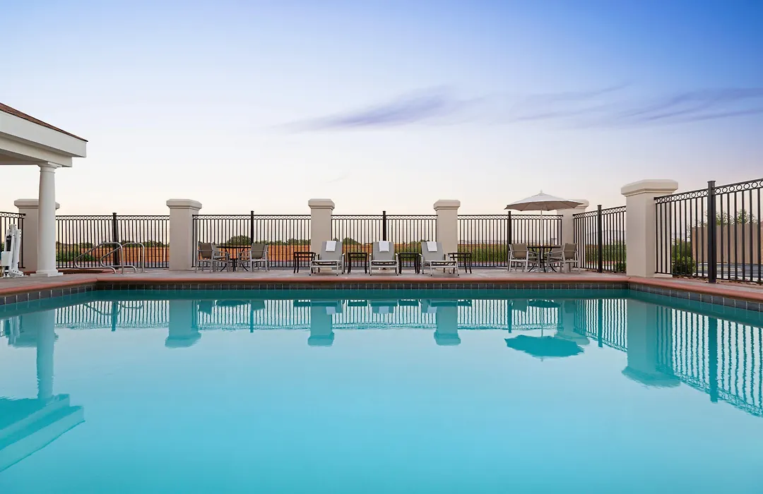 Holiday Inn Express Hotel & Suites Shawnee I-40 By Ihg-1