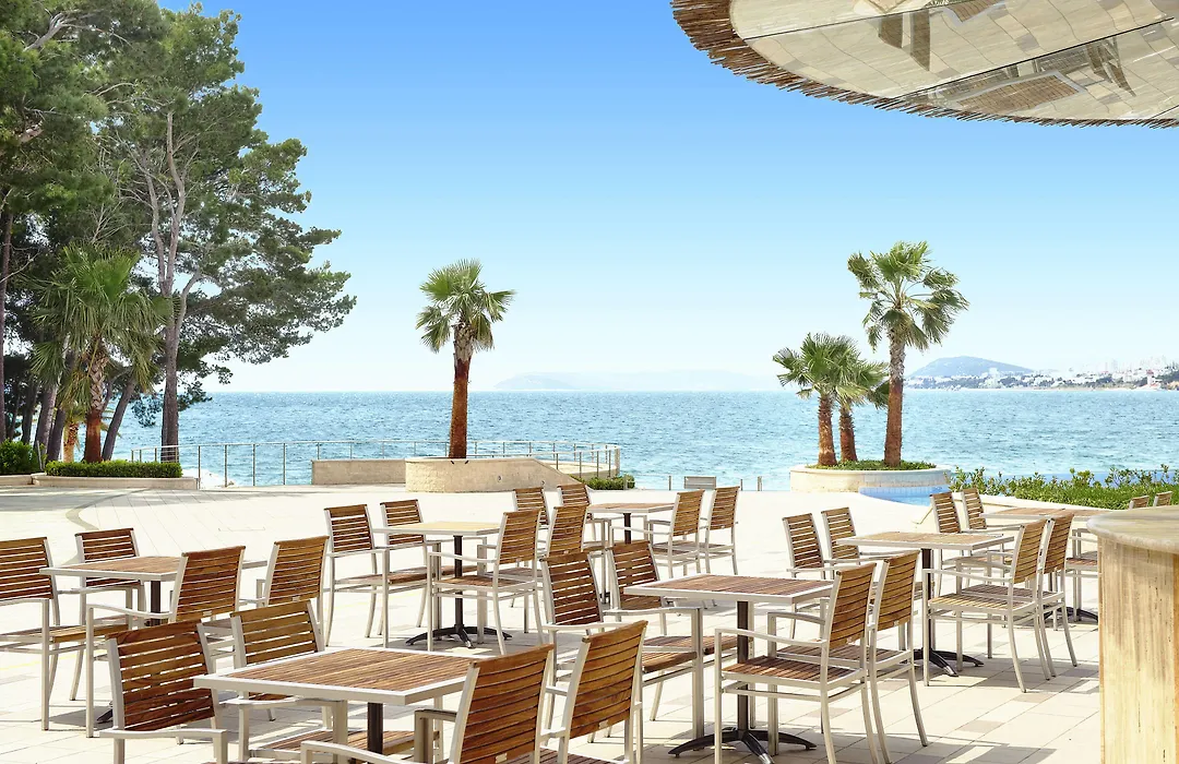 Le Meridien Lav Split-1