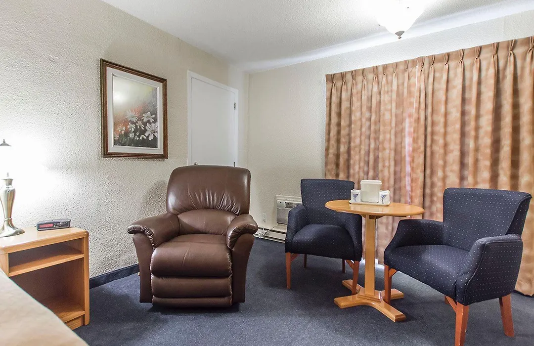 Rodeway Inn-1