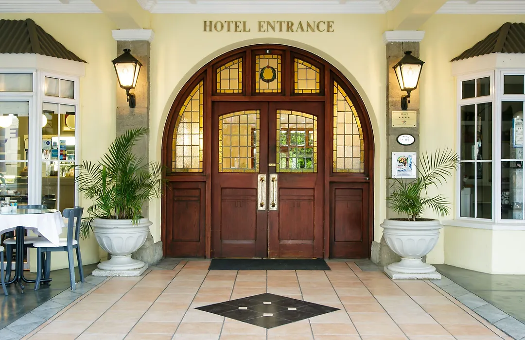 Queen'S Hotel By Bon Hotels-1