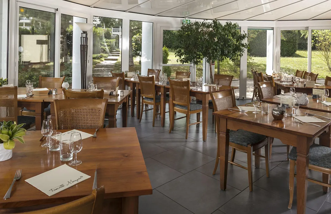 Logis Cottage Hotel-1