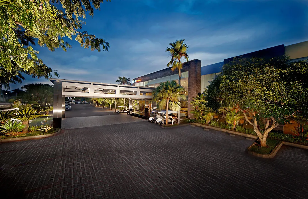 Fm7 Resort Hotel - Jakarta Airport-1