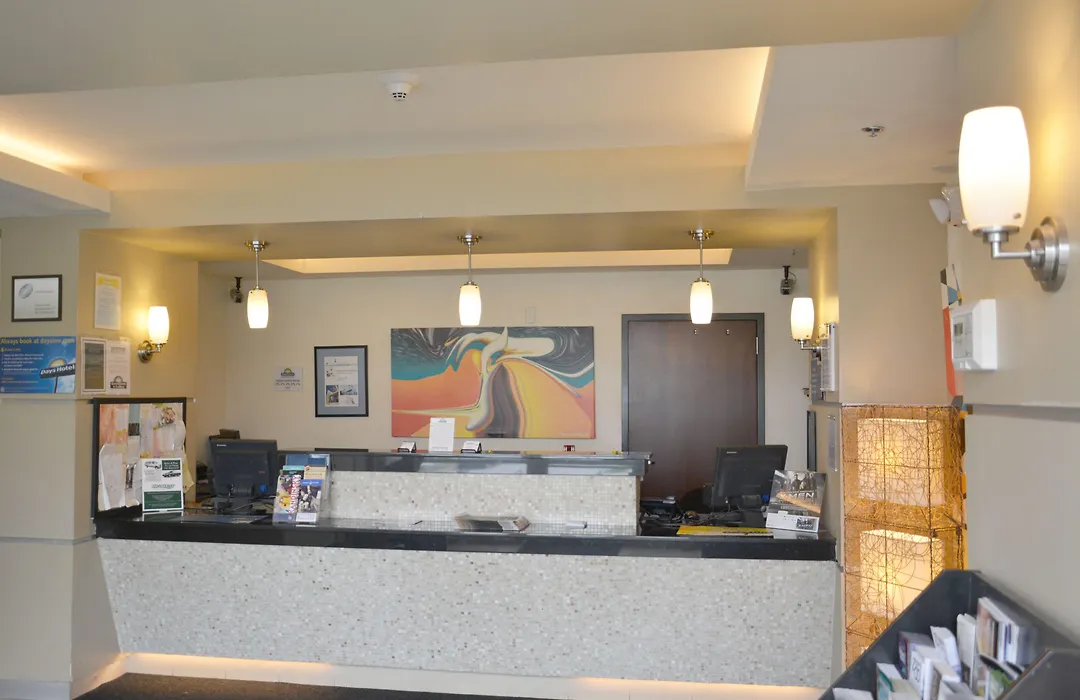 Days Inn & Suites By Wyndham Milwaukee-1