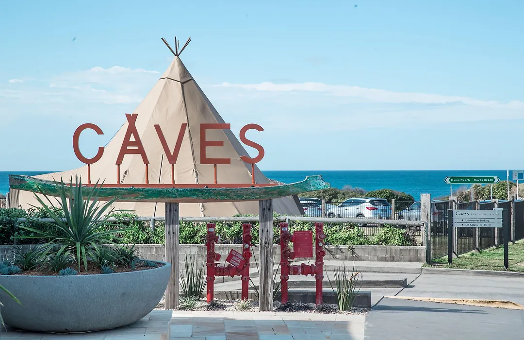 Caves Coastal Bar & Bungalows-1