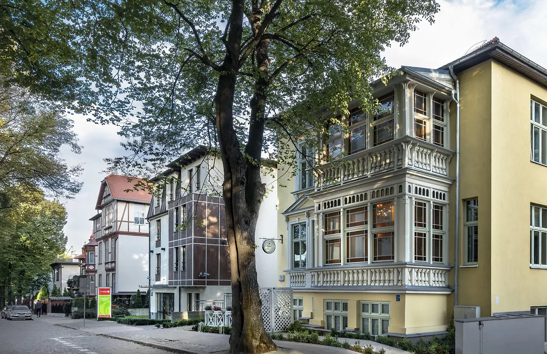 Hotel Impresja-1