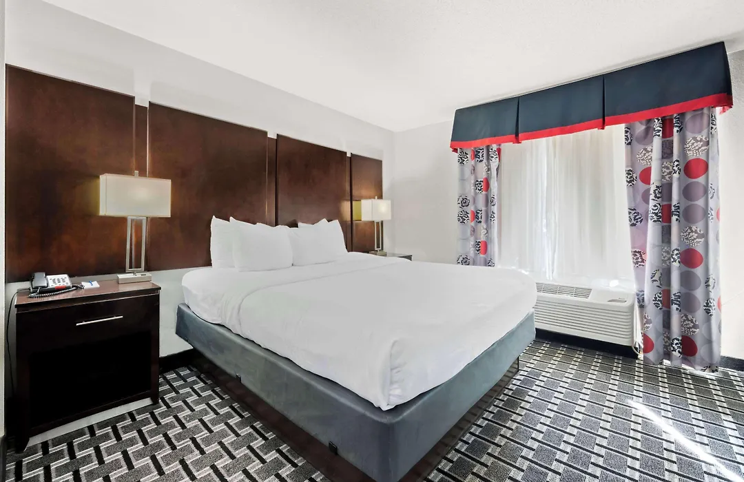 Comfort Suites Williamsburg Historic Area-1