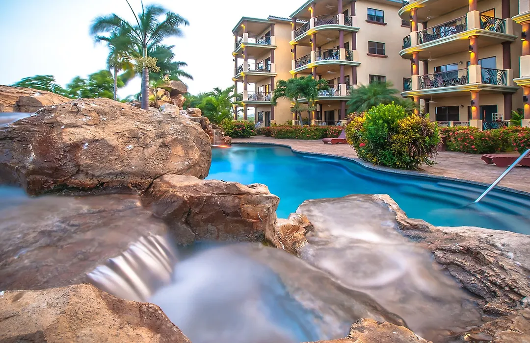 Clarion Suites Roatan At Pineapple Villas-1