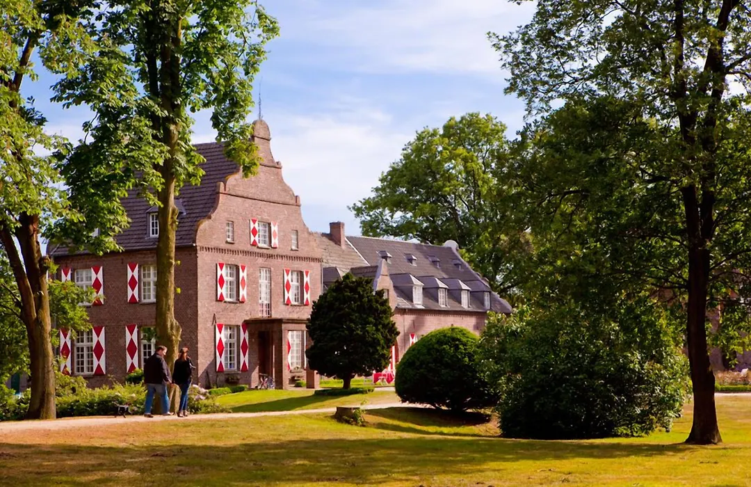 Schloss Hertefeld & Hertefeldhof-1