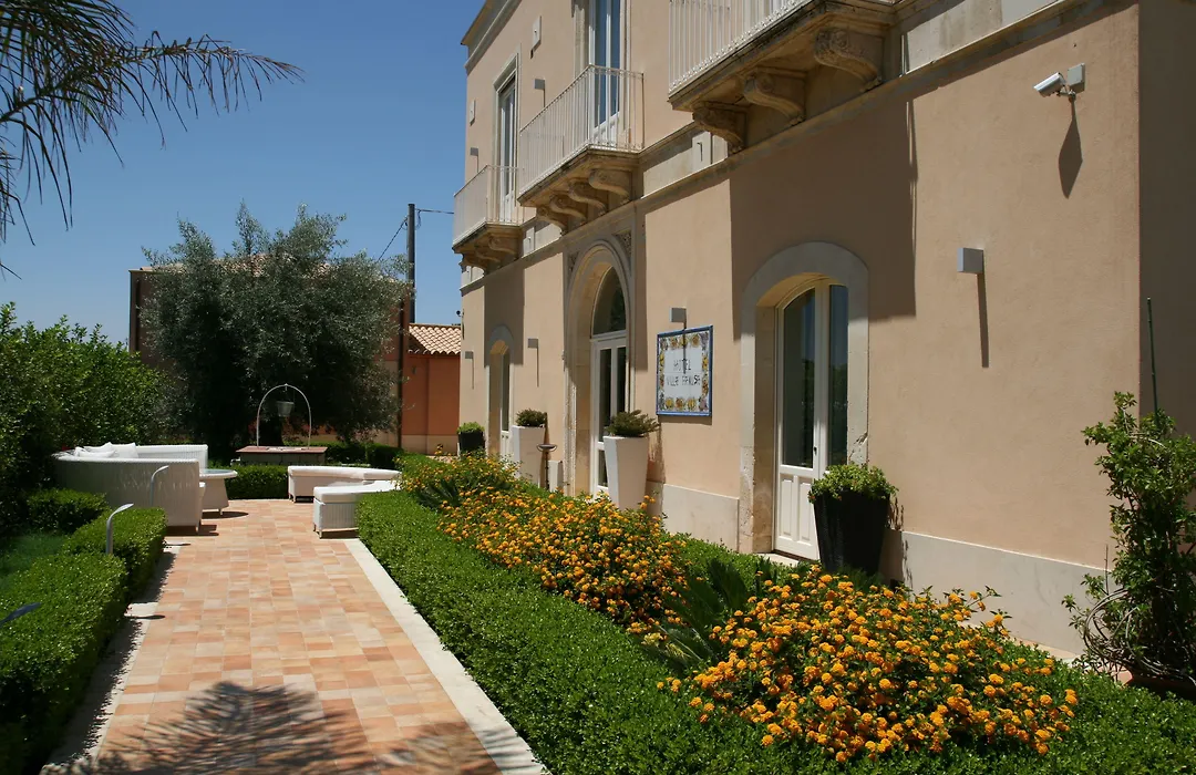 Hotel Villa Fanusa-1