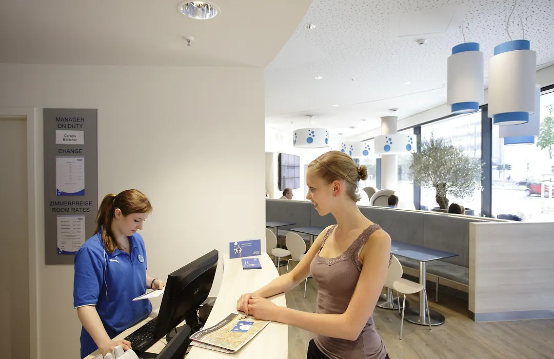H2 Hotel Berlin-Alexanderplatz-1