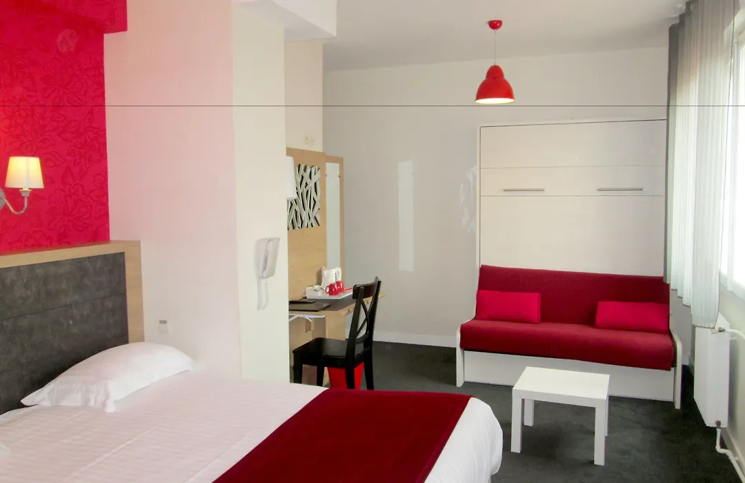 Hôtel Calme Des Pins&Spa-1