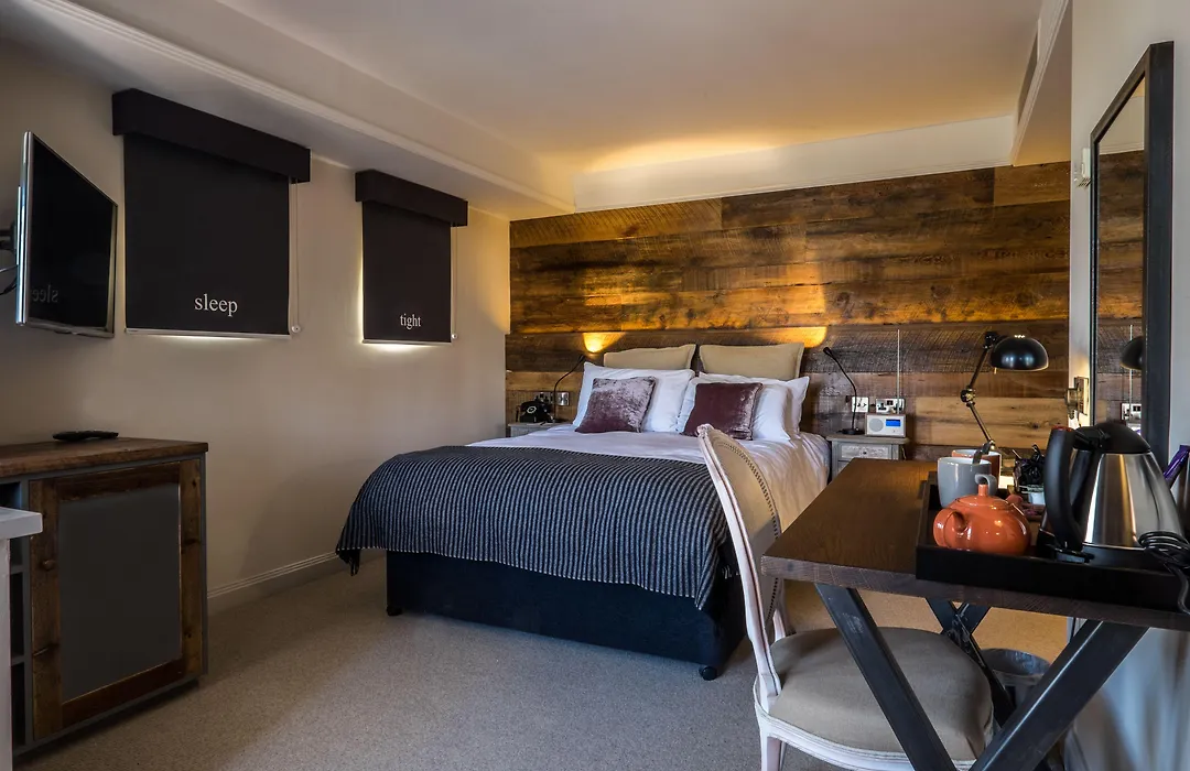 The Alexander Pope Hotel-1