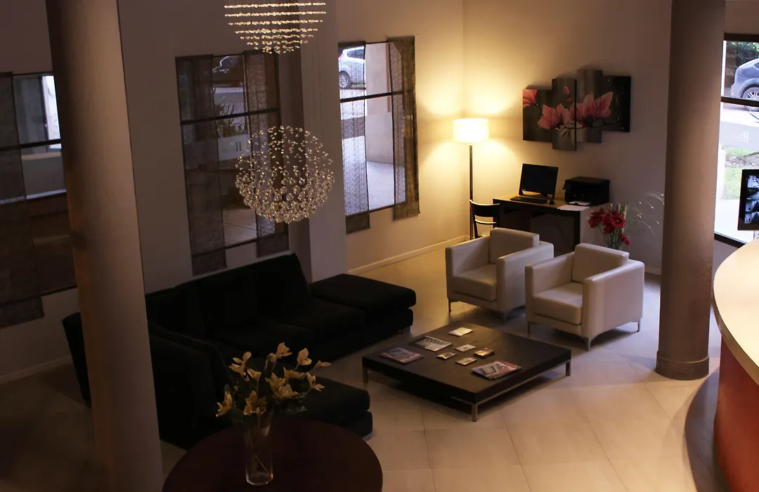 Hotel Plaza Central Canning-1