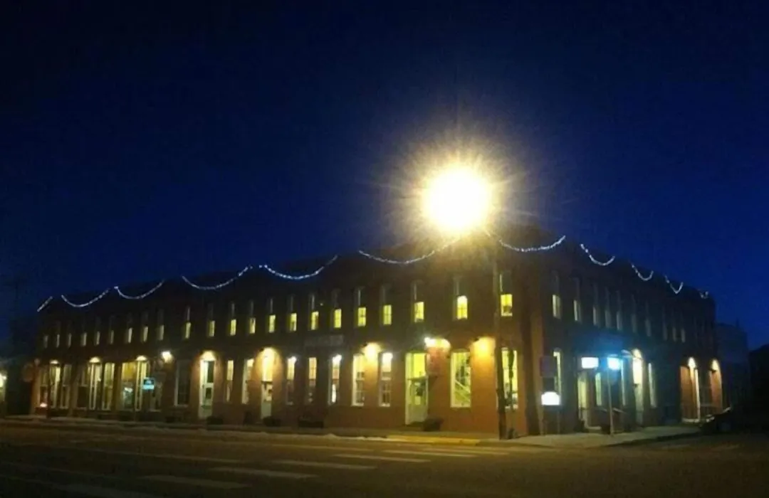 Windsor Hotel & Restaurant-1