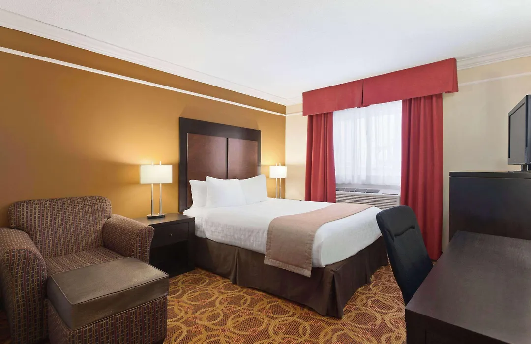 Travelodge By Wyndham Meadow Lake-1