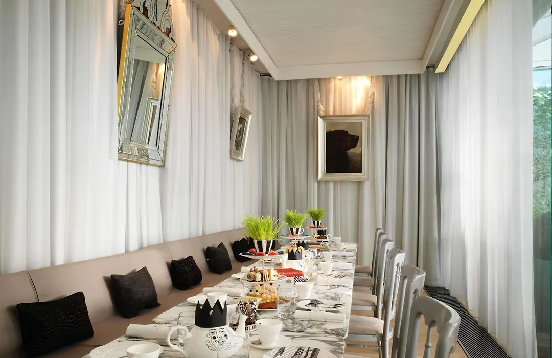 Sanderson London-1