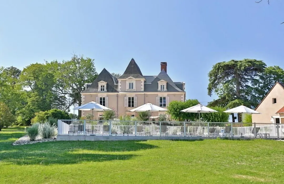 Hôtel&Restaurant - Le Manoir des Cèdres - piscine chauffée et climatisation-1