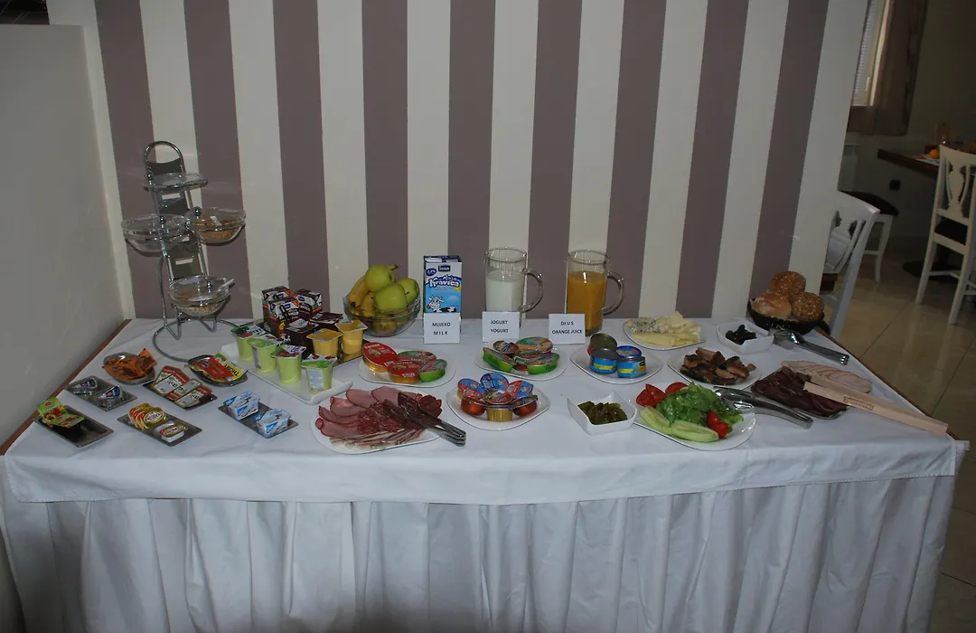 Hotel M-1