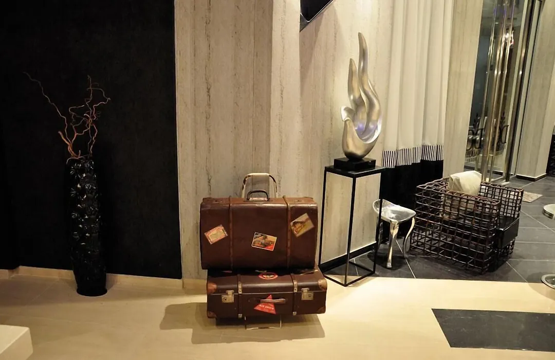 Gallery Art Hotel-1