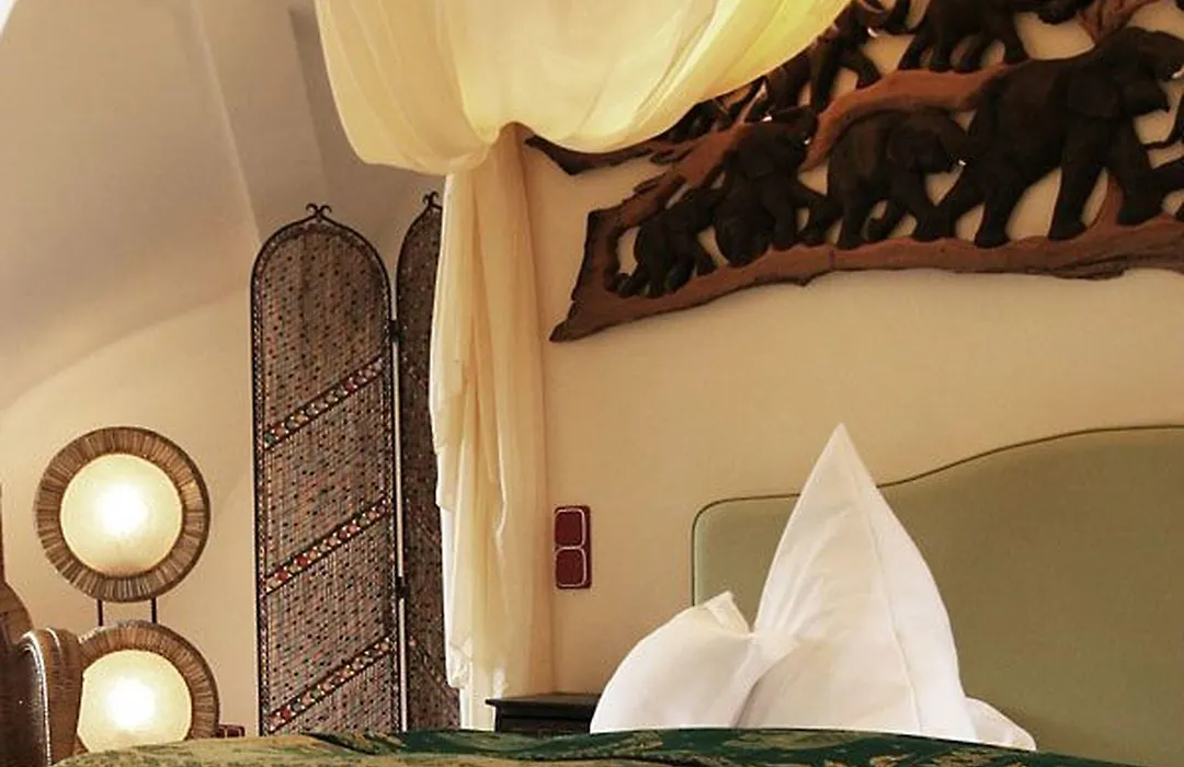 Hip Hotel-1