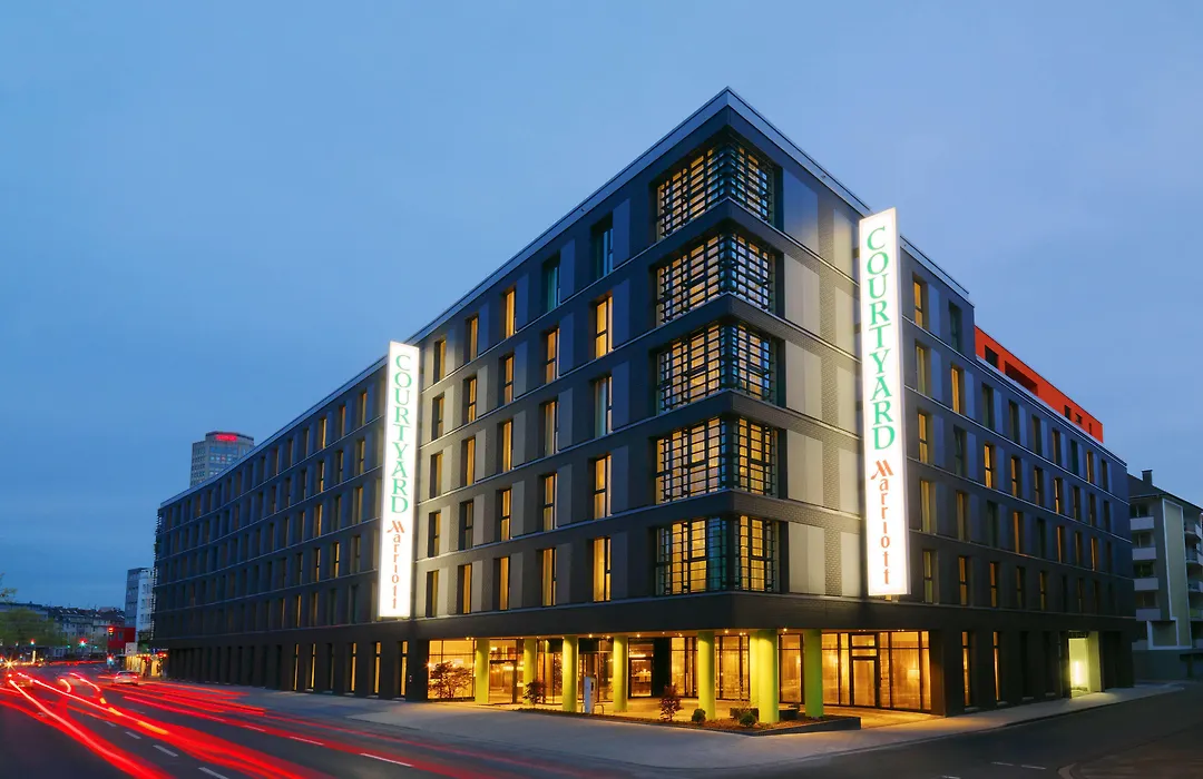 Courtyard By Marriott Cologne-1