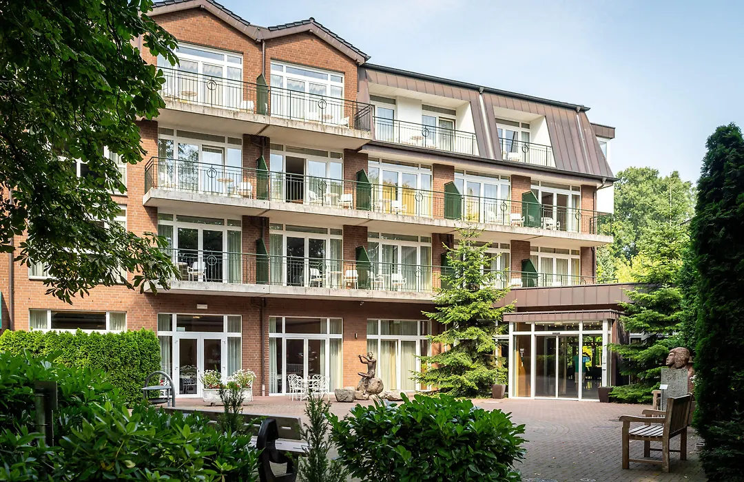 Waldhotel Tannenhaeuschen-1