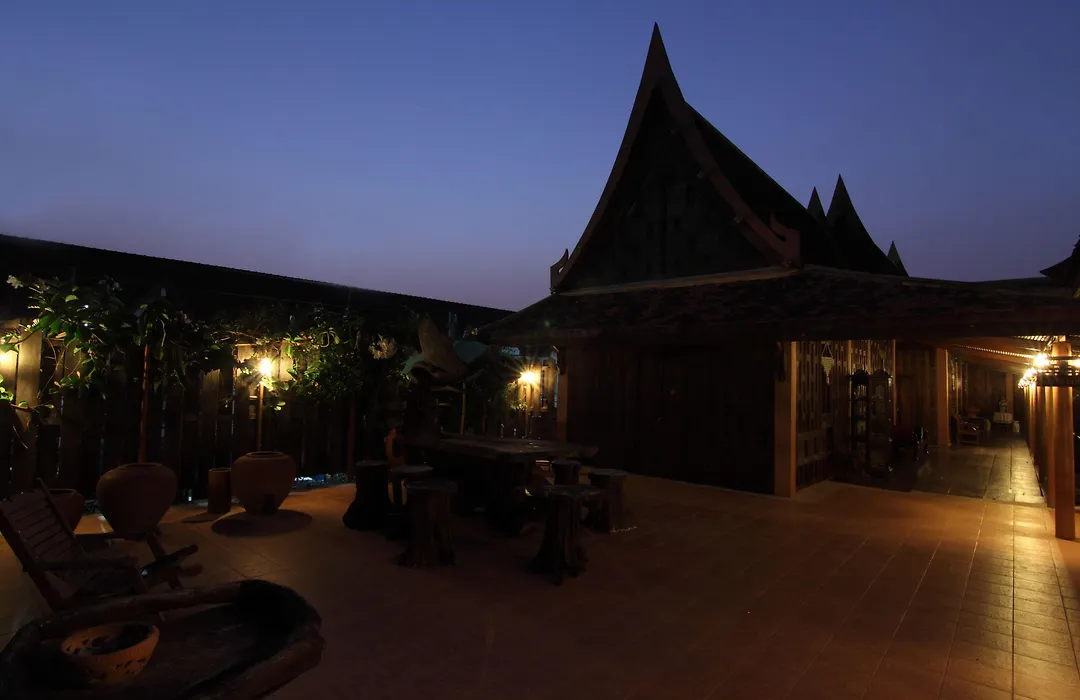 Ruean Thai Hotel-1