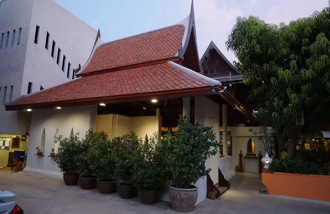 Ruean Thai Hotel-1