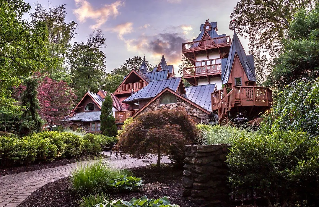 Landoll'S Mohican Castle-1