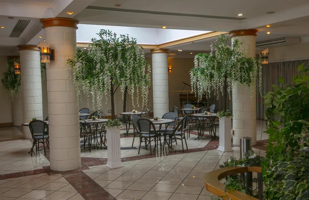 Best Western Premier Suites Hotel & Spa Liverpool-Knowsley-1