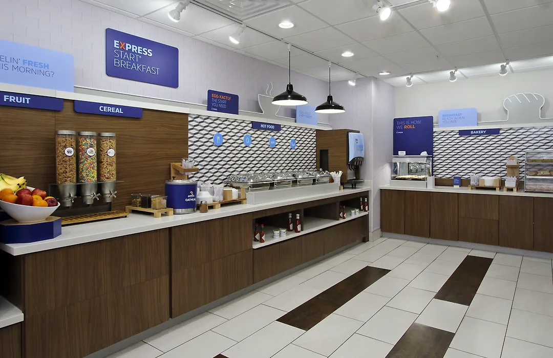 Holiday Inn Express & Suites Columbus North By Ihg-1