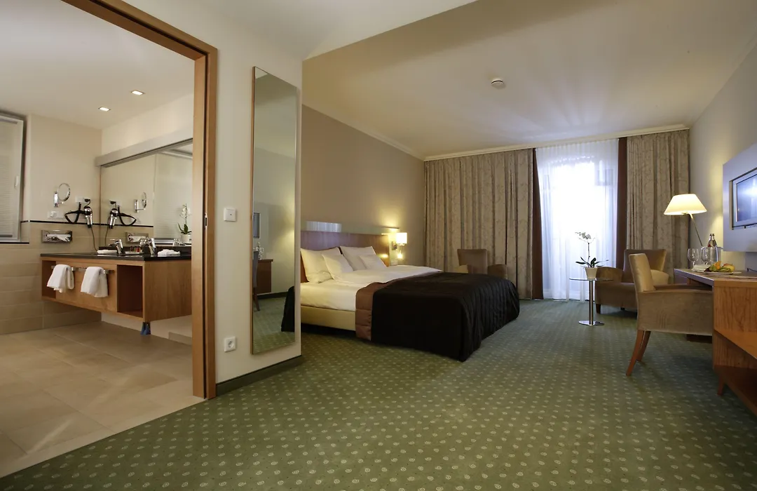 Lind Hotel-1