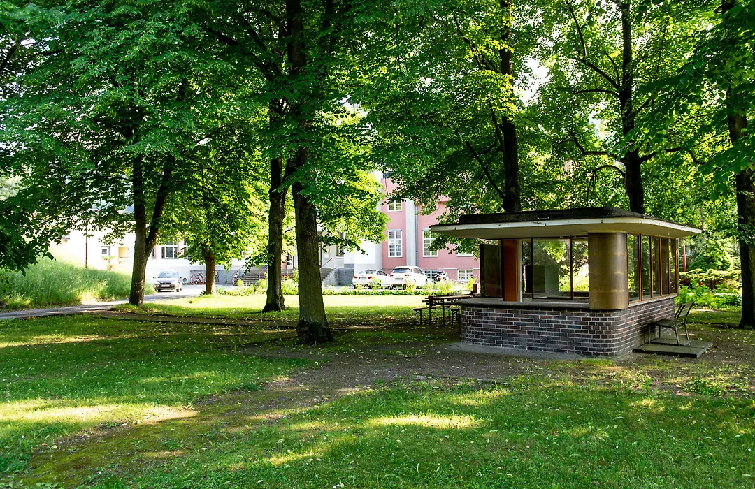 Haus des Volkes - Das Bauhaushotel-1