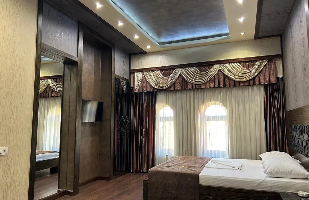 Hotel Roma & Tours-1