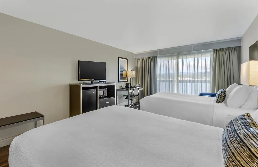 Best Western Pier Point Inn-1