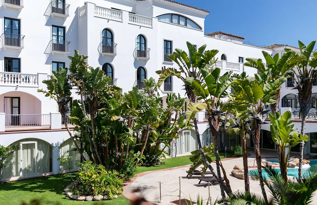 Phi Hotel Sighientu-1