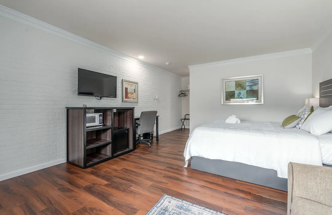 Crewe Boutique Inn-1
