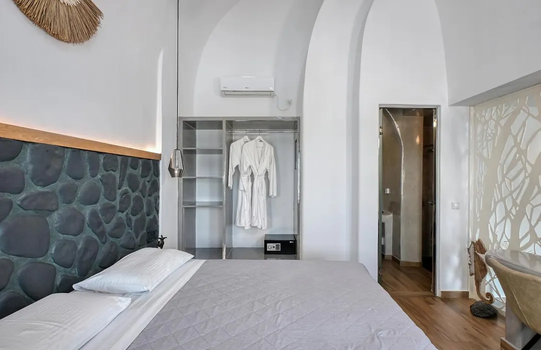 Oia Suites-1