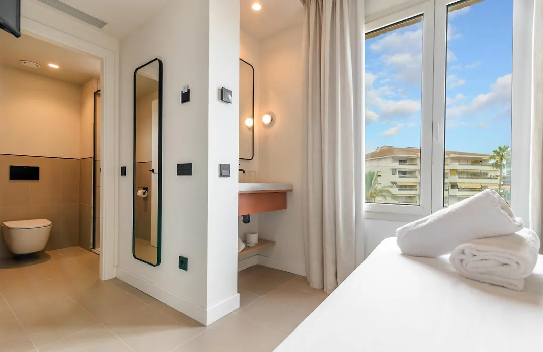 Akquaaa Boutique Hotel-1