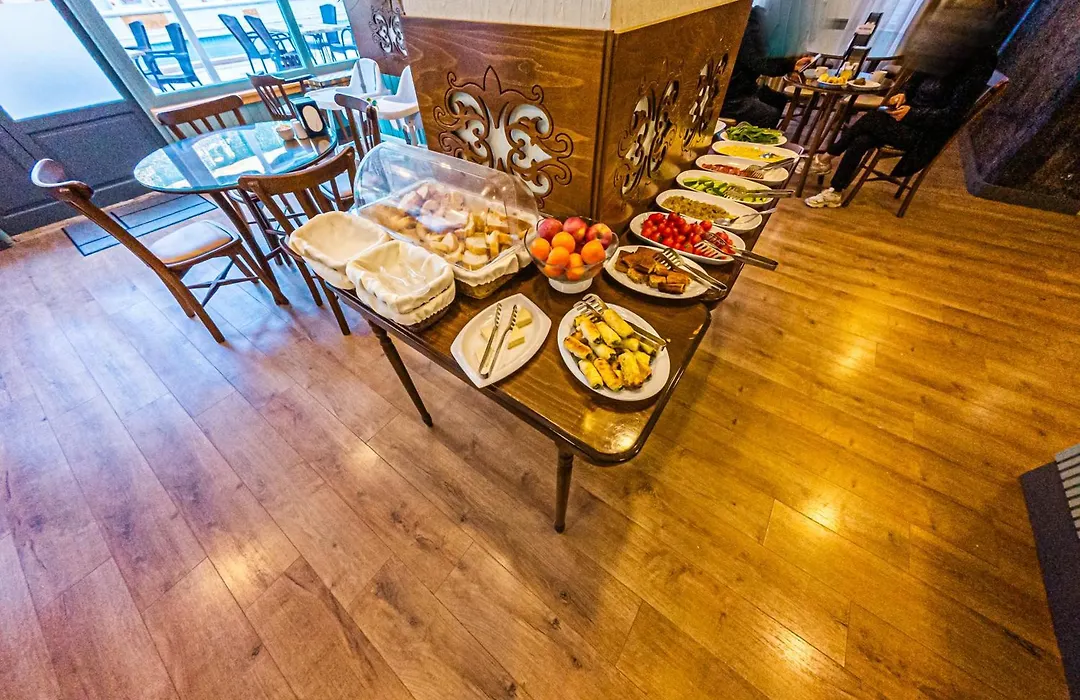 Triana Hotel-1