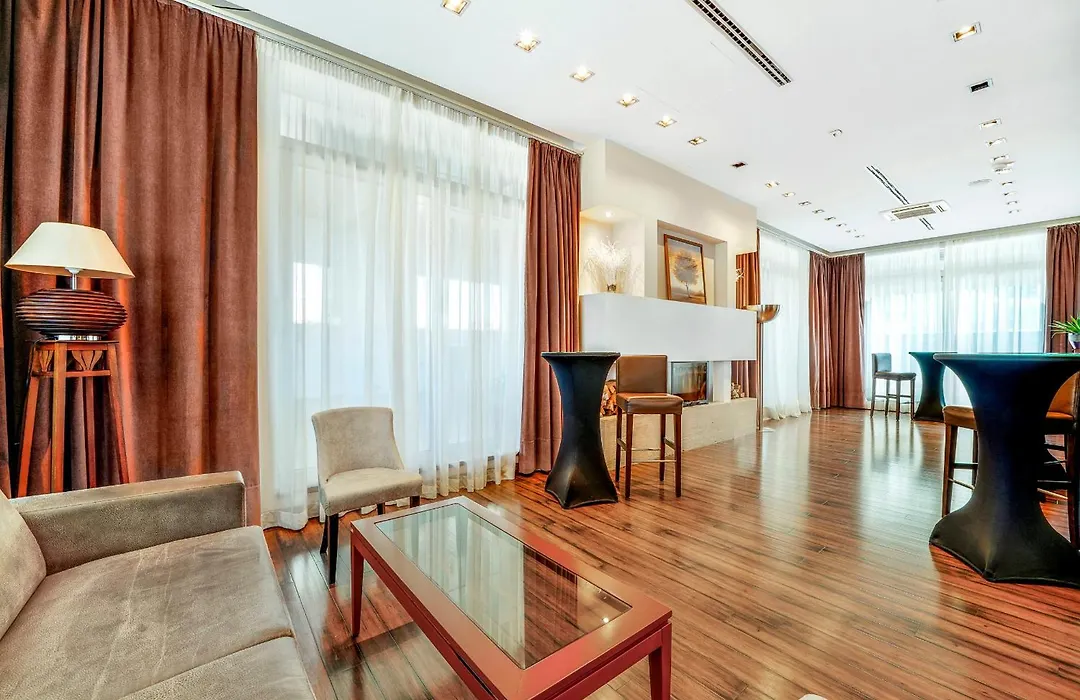 In Hotel Beograd-1
