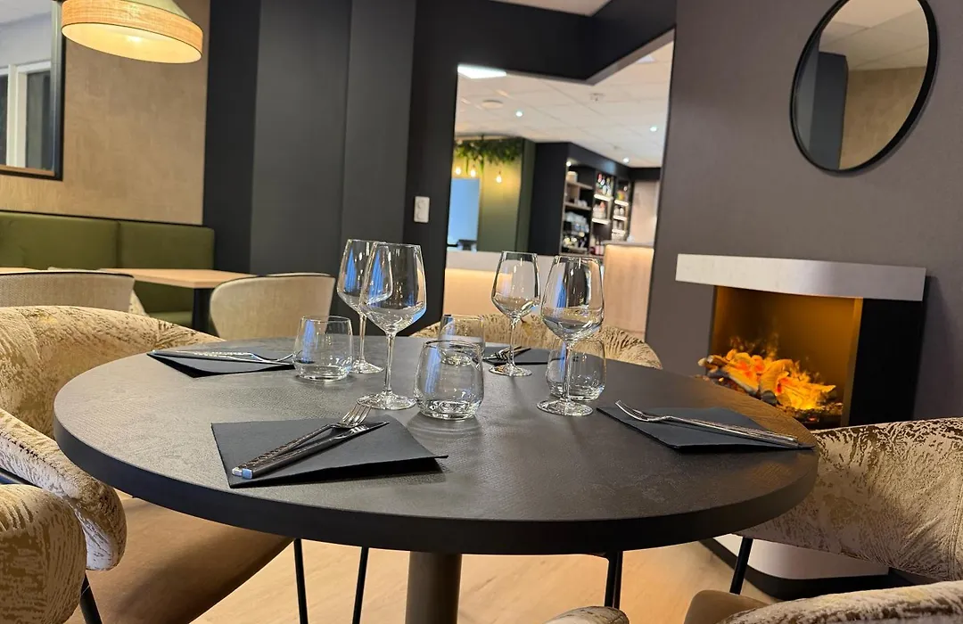 Brit Hotel Saint-Meen-Le-Grand En Broceliande-1