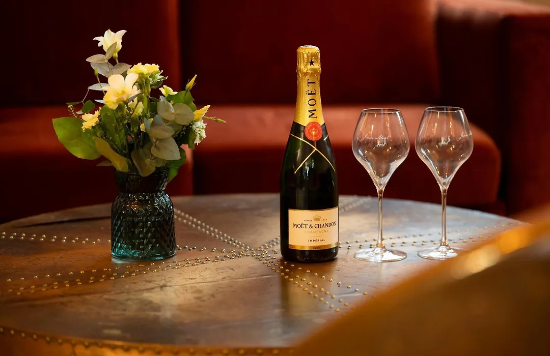 Hotel Jean Moët-1