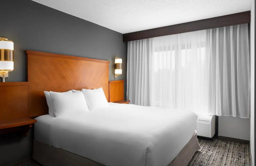Hyatt Place Charlotte Airport/Lake Pointe-1